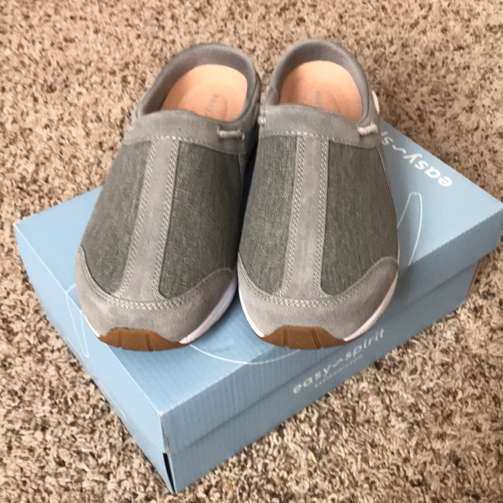 Easy Spirit Slip on Sneakers